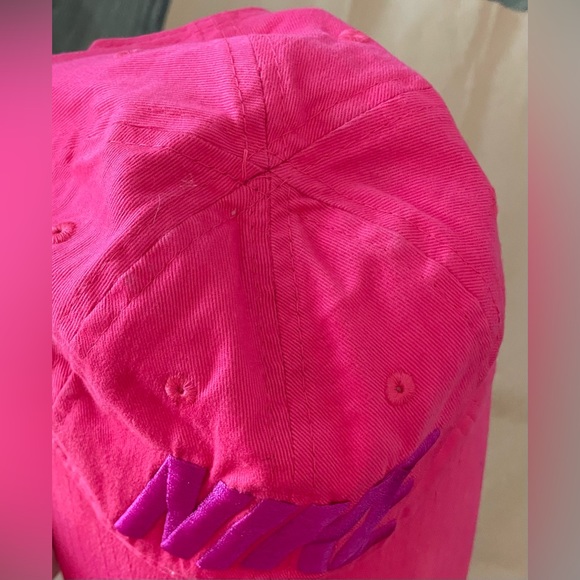 NIKE women’s size 4-6x Hot Pink adjustable cap. - Picture 9 of 10